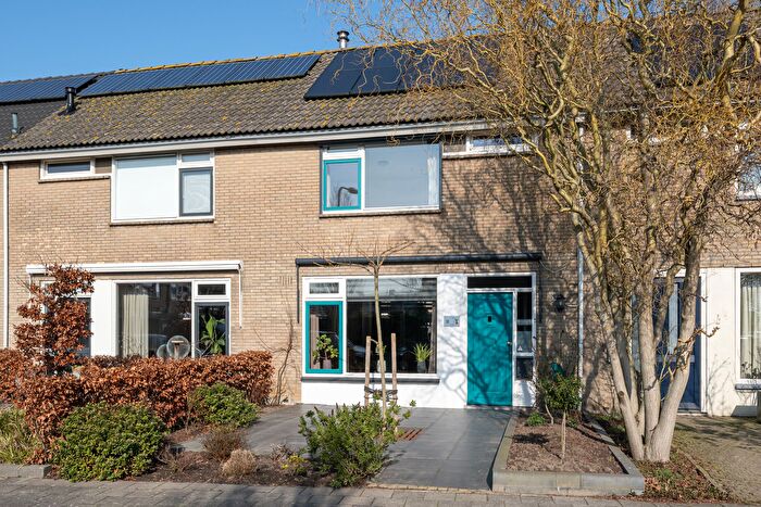 5-kamerhuis te koop in Middelharnis bomenbuurt, Middelharnis