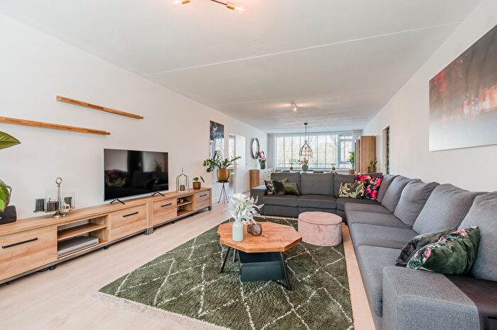 5-kamerappartement te koop in Ruimzicht West, Diemen