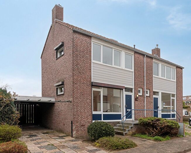 9-kamerhuis te koop in Nieuw Lotbroek-Noord, Hoensbroek