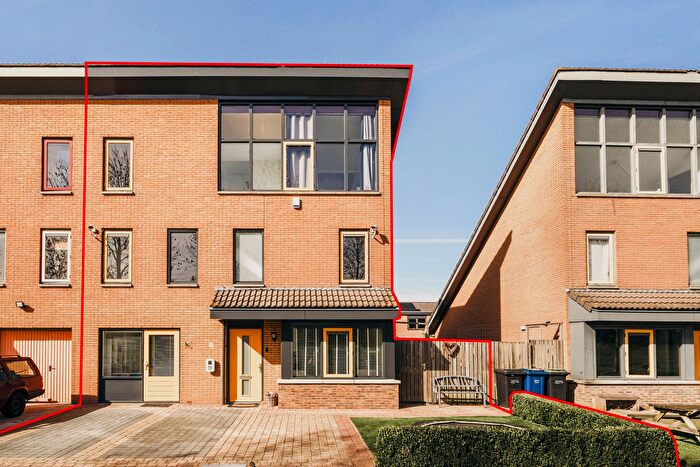 7-kamerhuis te koop in Almere – Breitnerstraat, Tussen de Vaarten N.- West