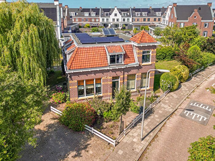 8-kamerhuis te koop in De Horn, Rijnsburg