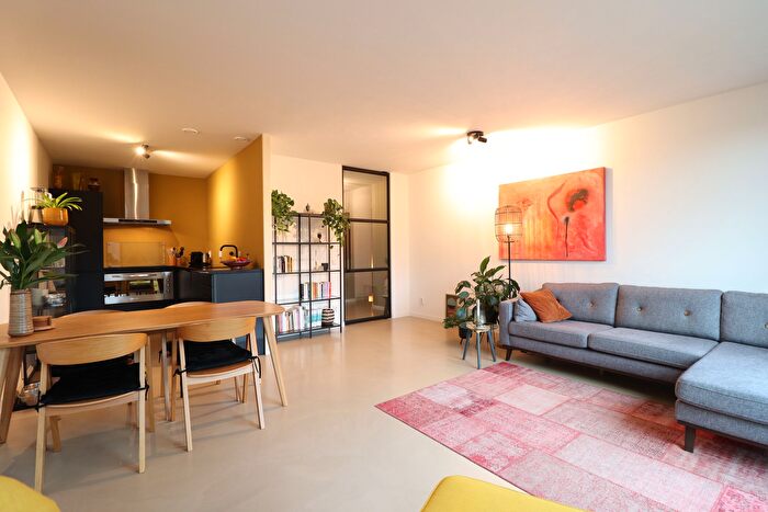 3-kamerappartement te huur in Ed Pelsterparkbuurt, Amsterdam