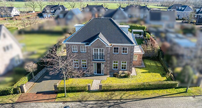 9-kamerhuis te koop in Verspreide huizen Sint Willebrord, St. Willebrord
