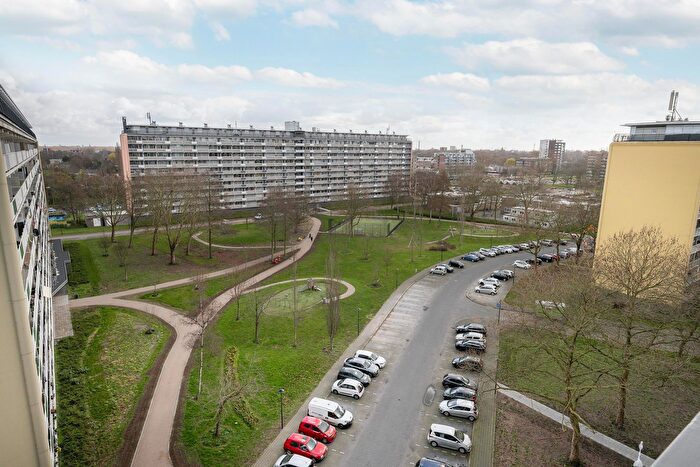 4-kamerappartement te koop in Bachplein, Schiedam