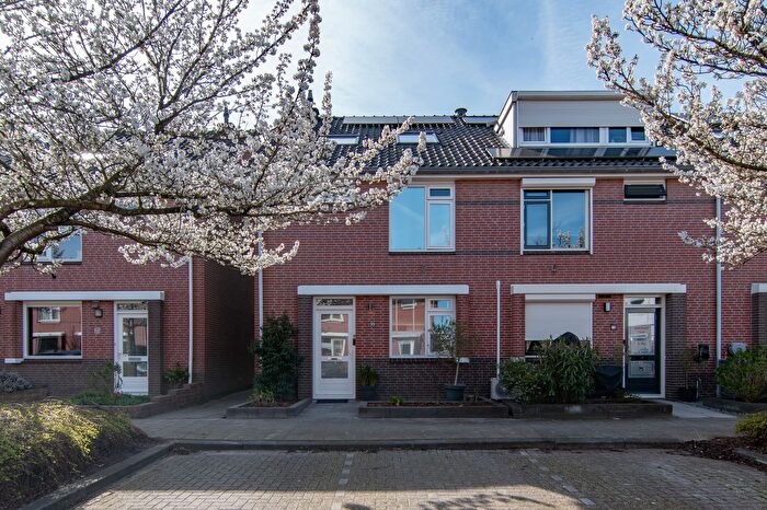 5-kamerhuis te koop in Stenenbuurt-Noord, Zoetermeer