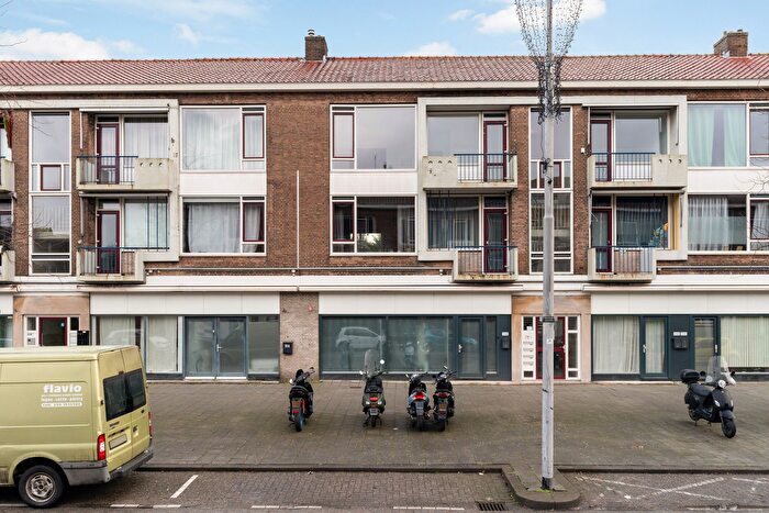 4-kamerappartement te koop in Rotterdam – Burgemeester Baumannlaan, Overschie