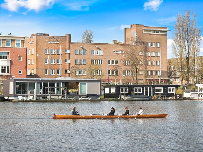 2-kamerappartement te koop in Amsterdam – Amsteldijk, Kromme Mijdrechtbuurt