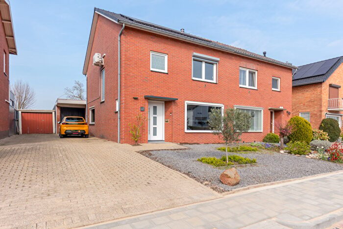 8-kamerhuis te koop in Schinveld, Schinveld