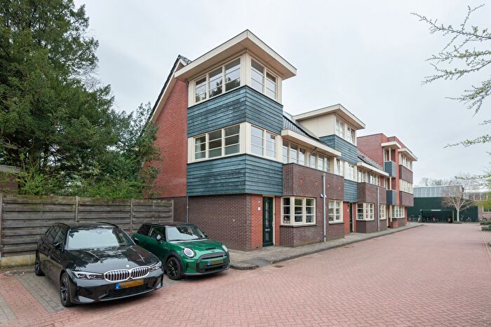 4-kamerhuis te koop in Sint Vitusbuurt, Hilversum