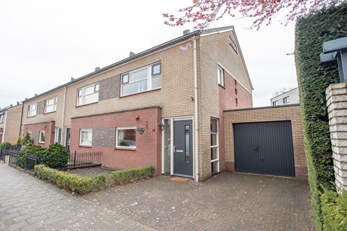 5-kamerhuis te koop in Vriezenveenseweg en omgeving Haghoek Oost, Almelo