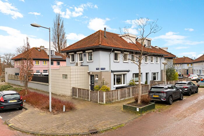 4-kamerhuis te koop in Amsterdam – Kamillestraat, Bloemenbuurt-Noord