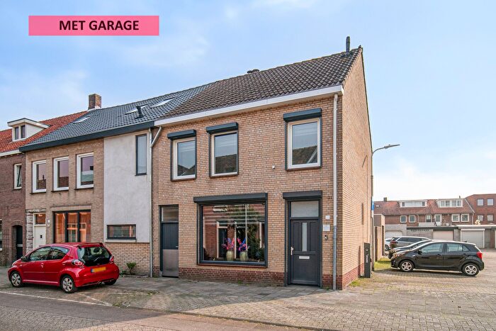5-kamerhuis te koop in Tilburg – Deken Sandersstraat, Pastorieklamp Oost