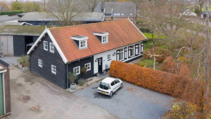 8-kamerhuis te koop in Strijen Buitengebied, Mookhoek