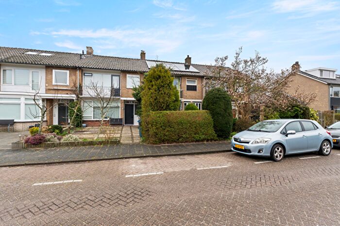 4-kamerhuis te koop in Alkmaar – Van Beyerenstraat, De Hoef I en II
