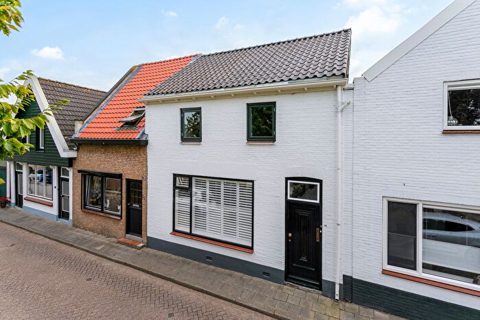 4-kamerhuis te koop in Oude-Tonge prinsessenbuurt handelskade, Oude-Tonge