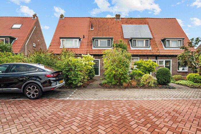 4-kamerhuis te koop in Berkel en Rodenrijs – Zuidersingel, Vlinderstrik