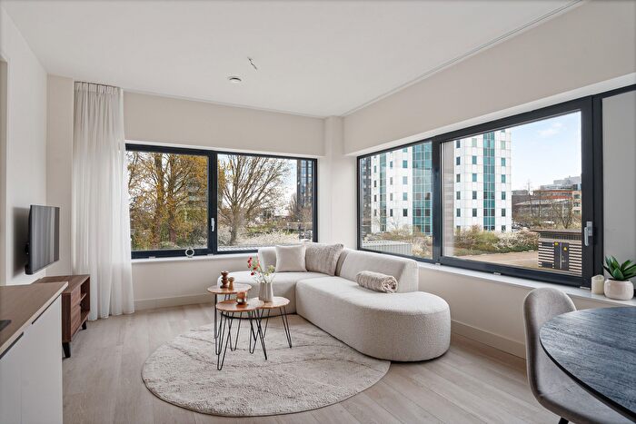 2-kamerappartement te koop in Rivium 1e straat, Capelle aan den IJssel