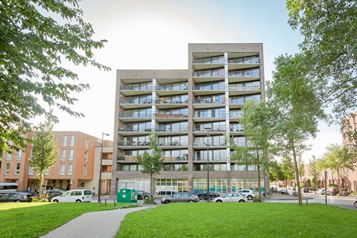 5-kamerappartement te huur in Theo van Goghparkbuurt, Amsterdam