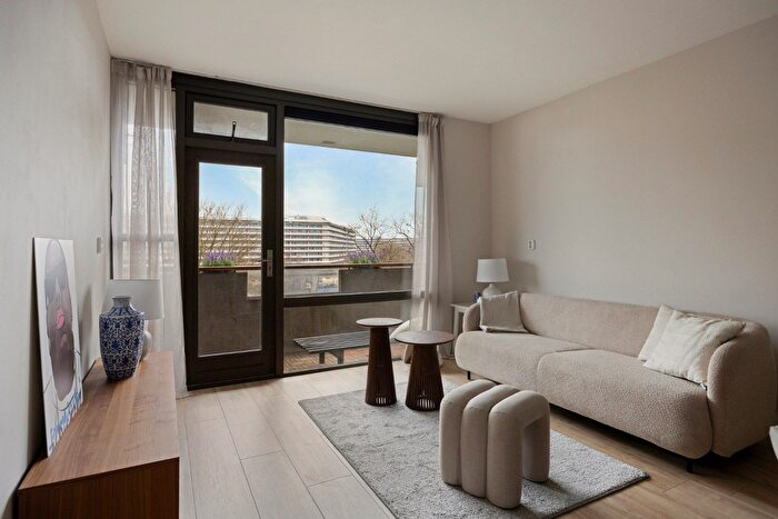 4-kamerappartement te koop in Amsterdam – Kleiburg, Bijlmermuseum-Zuid