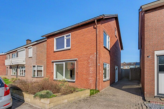 6-kamerhuis te koop in Vriezenveenseweg en omgeving Haghoek Oost, Almelo