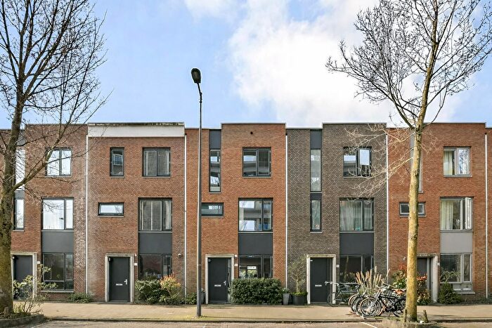 6-kamerhuis te koop in Amsterdam – Jan Vrijmanstraat, Theo van Goghparkbuurt