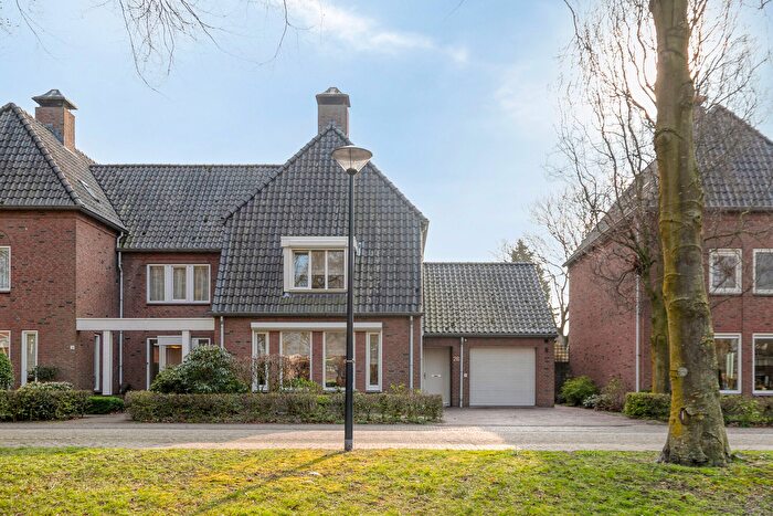 7-kamerhuis te koop in Moleneind-Groenewoud, Uden