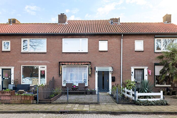 4-kamerhuis te koop in Nieuwerbrug aan den Rijn Kern, Nieuwerbrug aan den Rijn