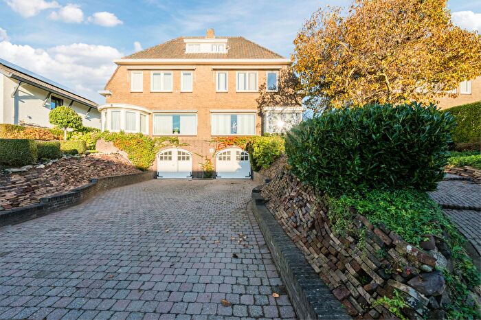 14-kamerhuis te koop in Roermond – Wilhelminalaan, Kern Maasniel