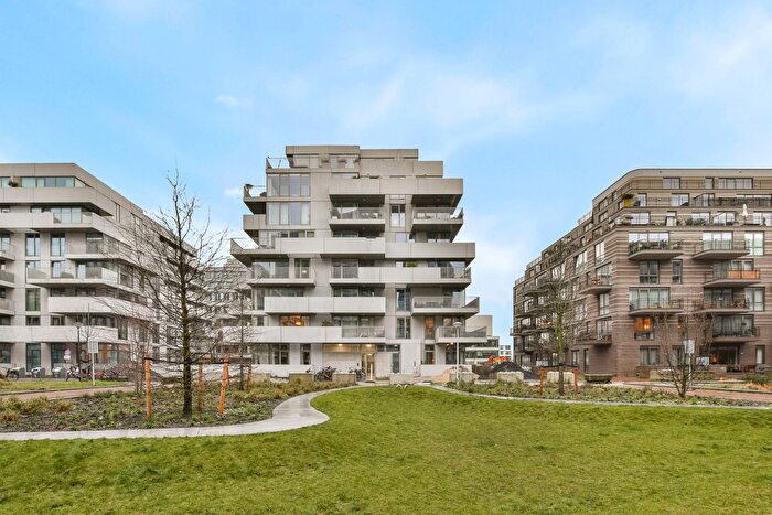 2-kamerappartement te koop in Amsterdam – Spadinalaan, Overhoeks