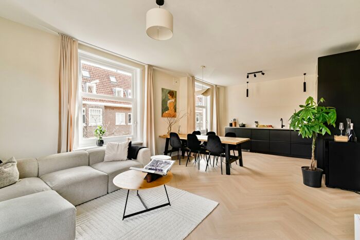 4-kamerappartement te koop in Amsterdam – Amazonenstraat, Van Tuyllbuurt