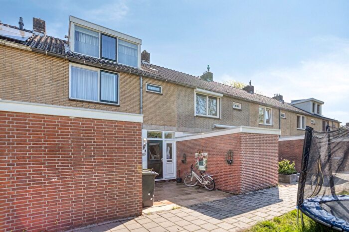 4-kamerhuis te koop in Kleurenbuurt, Zaandam