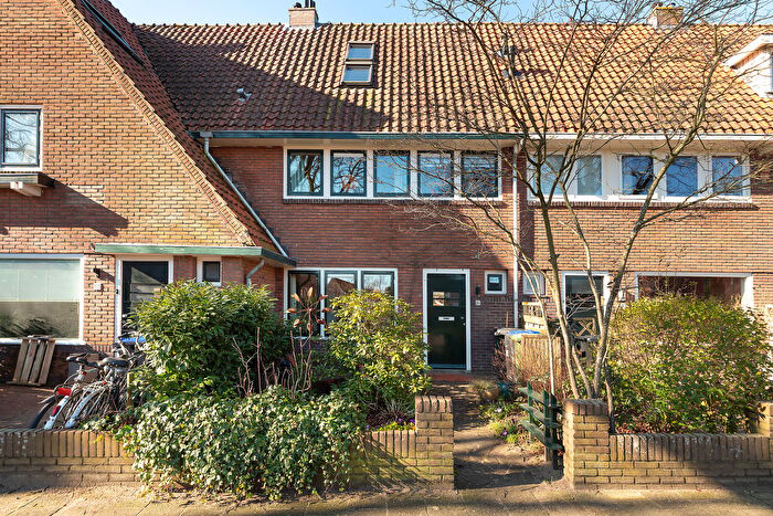 6-kamerhuis te koop in Astronomische Buurt, Hilversum