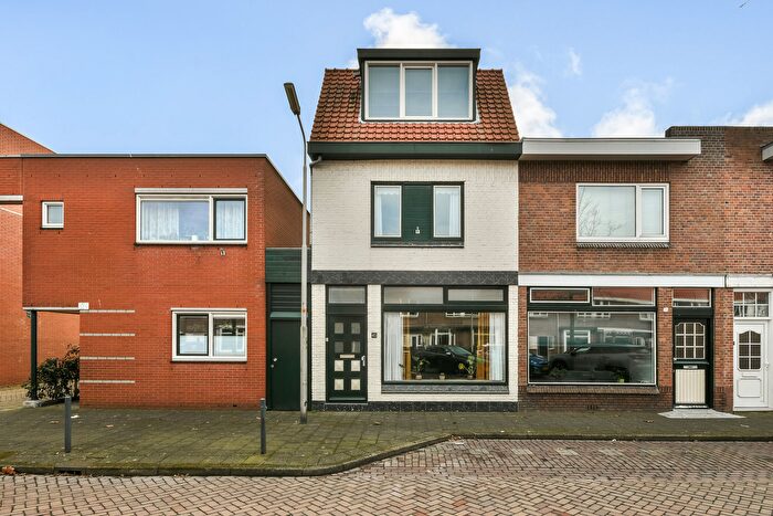 5-kamerhuis te koop in Natuurkundigenbuurt, IJmuiden
