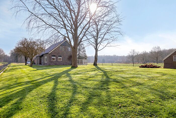 7-kamerhuis te koop in Verspreide huizen Hollandscheveld-Oost, Hollandscheveld
