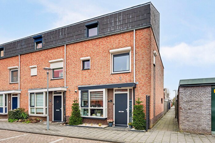 5-kamerhuis te koop in Oud-Beijerland – Chopinplein, Oud-Beijerland Poortwijk