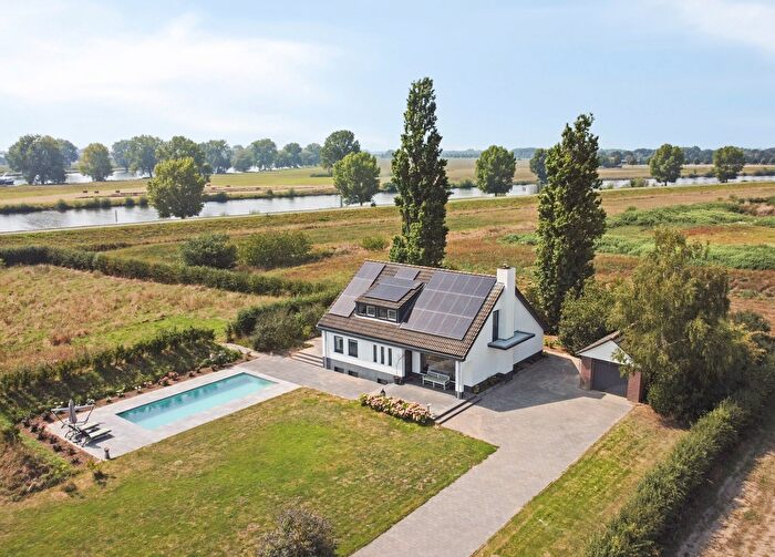 8-kamerhuis te koop in Verspreide huizen Malden, Heumen