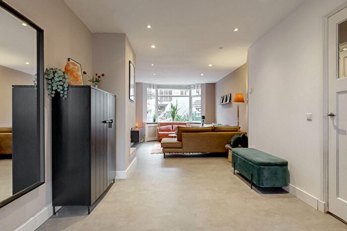 3-kamerappartement te koop in Den Haag – Okkernootstraat, Rosenburg