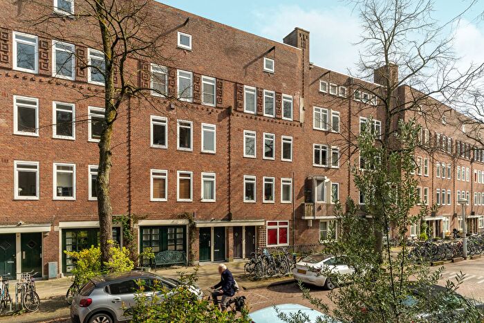 3-kamerappartement te koop in Amsterdam – Crynssenstraat, Paramariboplein e.o.