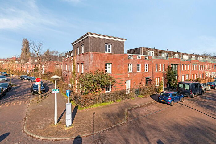 8-kamerhuis te koop in Amsterdam – H.M. Kraaijvangerstraat, Noordoever Sloterplas
