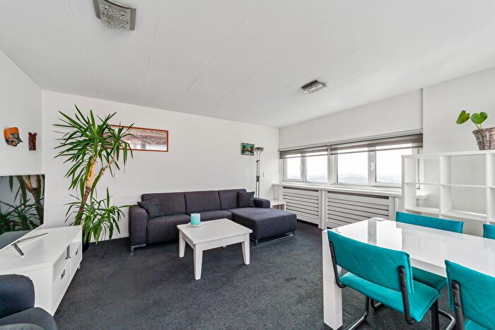 2-kamerappartement te koop in Leyenburg, Den Haag