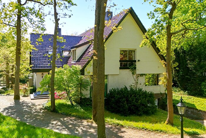 8-kamerhuis te koop in De Kieviet, Wassenaar