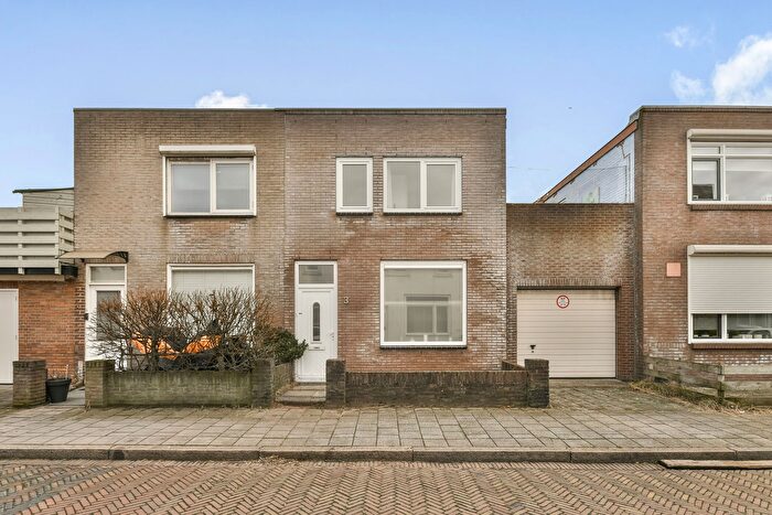 4-kamerhuis te koop in Heidebuurt, IJmuiden