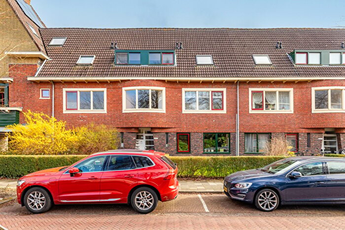 4-kamerappartement te koop in Bloemenbuurt, Groningen