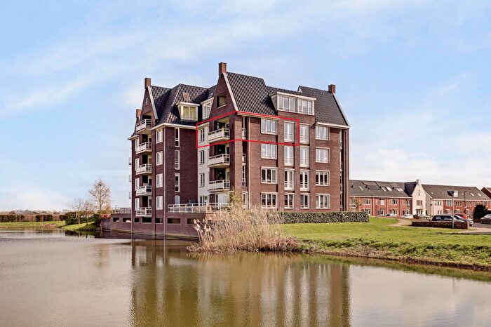 3-kamerappartement te koop in Verspreide huizen Herwijnen, Herwijnen