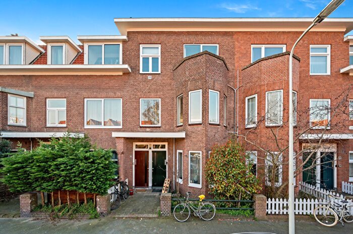 5-kamerappartement te huur in Bloemenbuurt-Oost, Den Haag