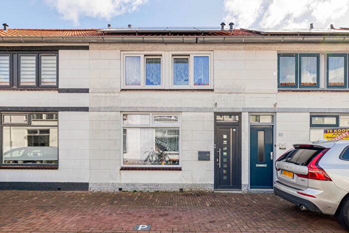 3-kamerhuis te koop in Emmalaan, Alphen aan den Rijn