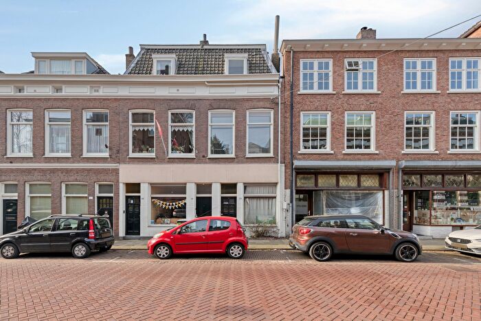 4-kamerappartement te huur in Kasperspad en omgeving, Dordrecht