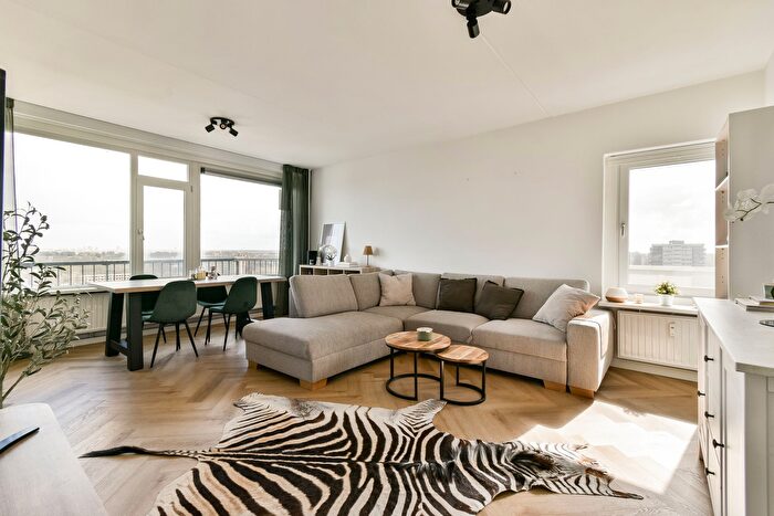 3-kamerappartement te koop in Zeestratenbuurt, Amstelveen
