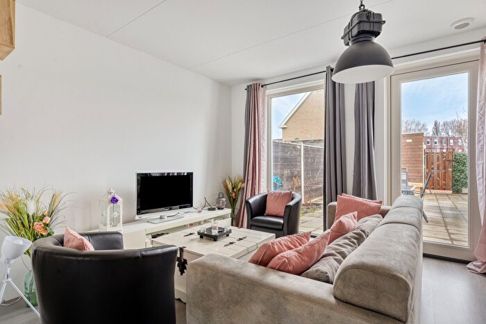 4-kamerhuis te koop in Rotterdam – Karimunstraat, Heijplaat