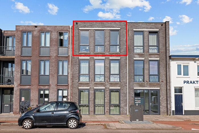 2-kamerappartement te koop in Prins Bernhardplein en omgeving, Utrecht
